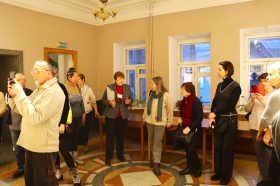 Директор «Тургеневки» провела экскурсию по библиотеке-читальне. Фото: страница библиотеки-читальни имени Ивана Тургенева в социальных сетях