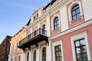 Городскую усадьбу отреставрировали в Красносельском районе. Фото: страница управы Красносельского района в социальных сетях