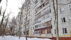 Инспекцию безопасности домов провели специалисты ГБУ «Жилищник Красносельского района». Фото: Анна Быкова, «Вечерняя Москва»