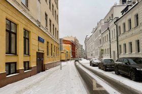 Правила остановки транспорта изменили в Просвирином переулке. Фото: официальная страница управы в социальных сетях