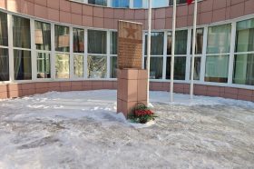 Ученики школы №1500 почтили подвиг защитников. Фото: официальная страница школы №1500 в социальных сетях